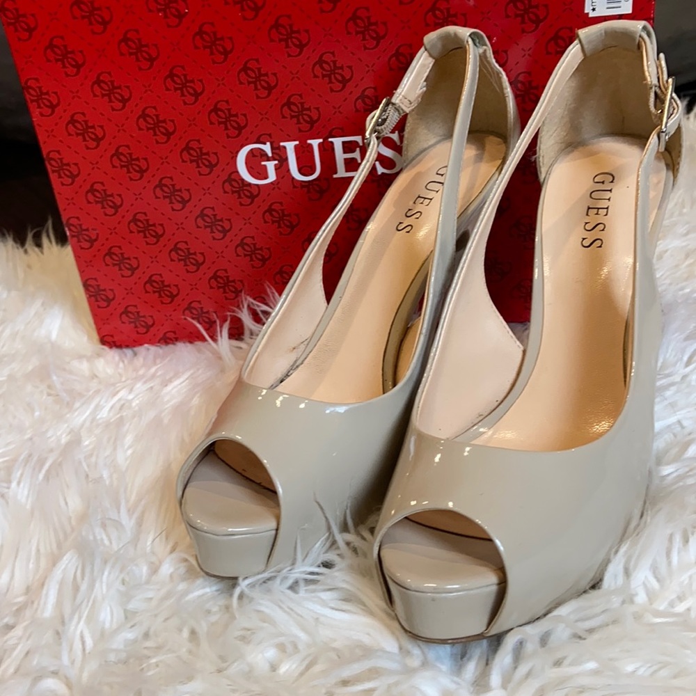 Guess Platform Tan/Beige Patent Strappy Heels Sz 7.5